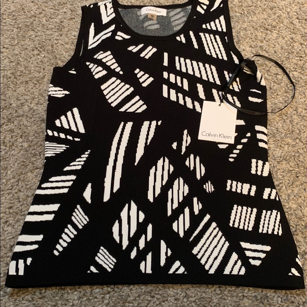 NWT Women’s Sleeveless Knit top
